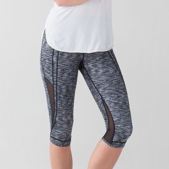 lululemon athletica Pants - Lululemon Drop it like it's hot Crop Leggings Yoga Running Athletic Black Sz 6